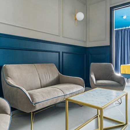 Hotel Mary Вико Екуензе Екстериор снимка