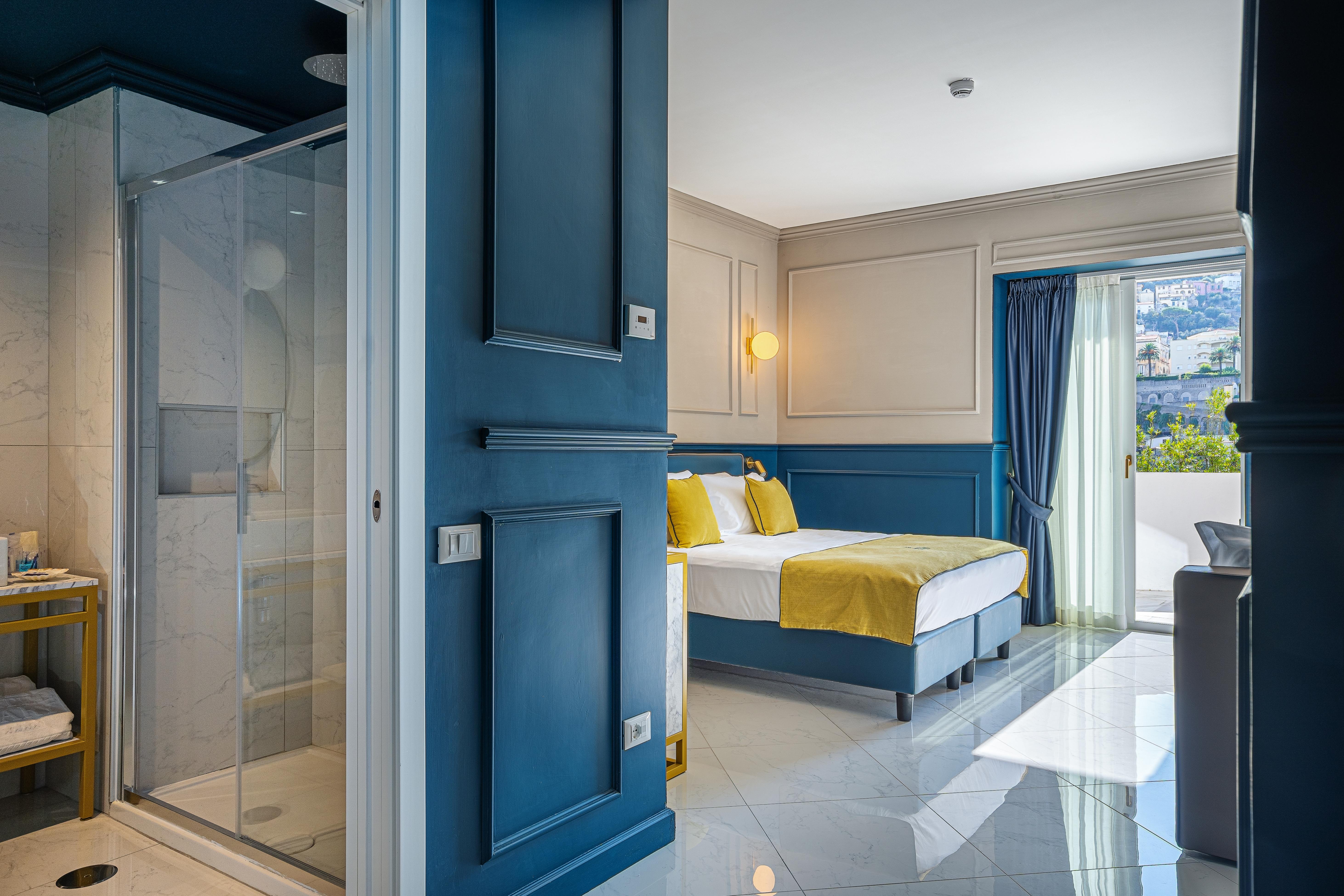 Hotel Mary Вико Екуензе Екстериор снимка
