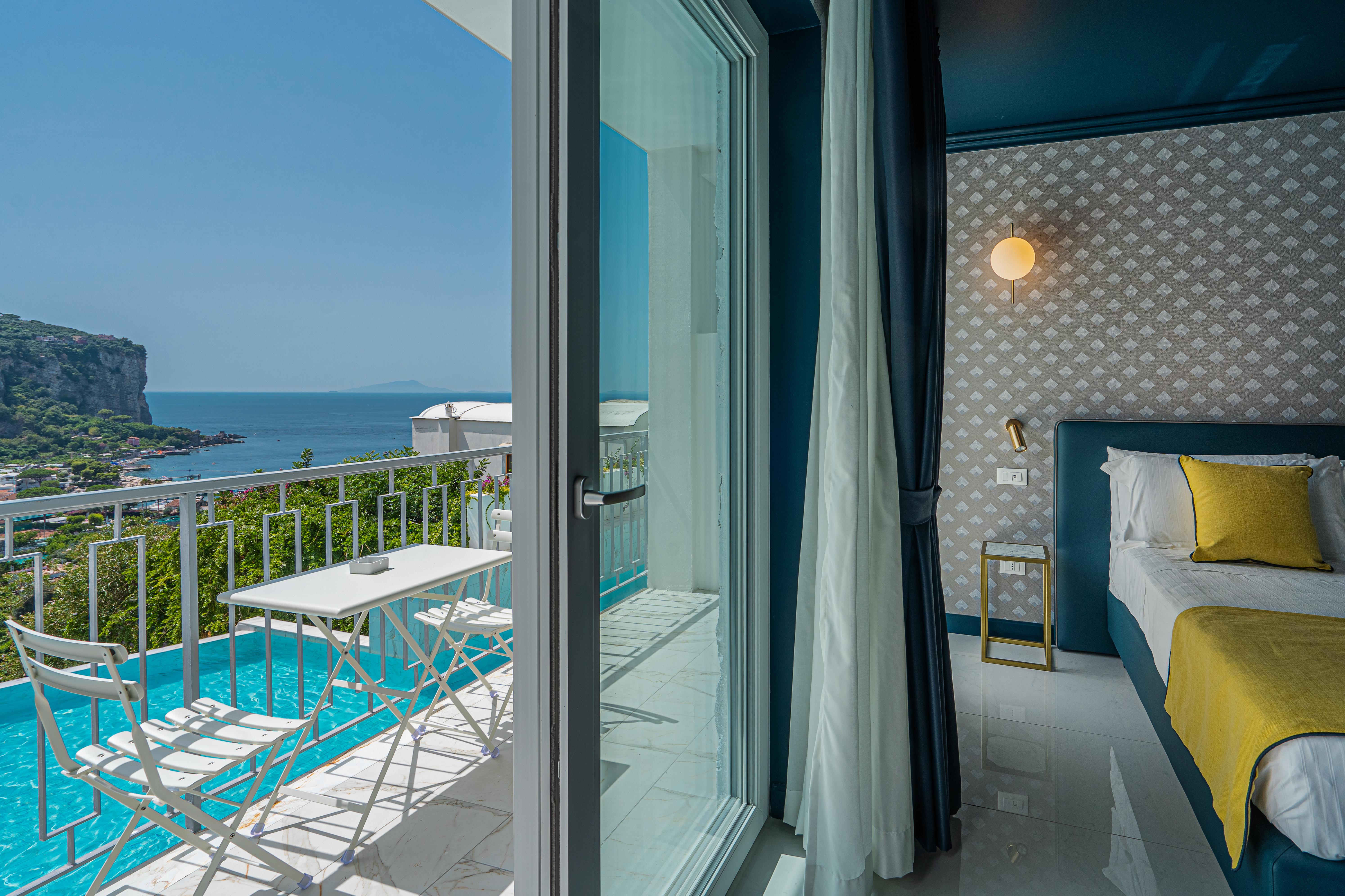 Hotel Mary Вико Екуензе Екстериор снимка