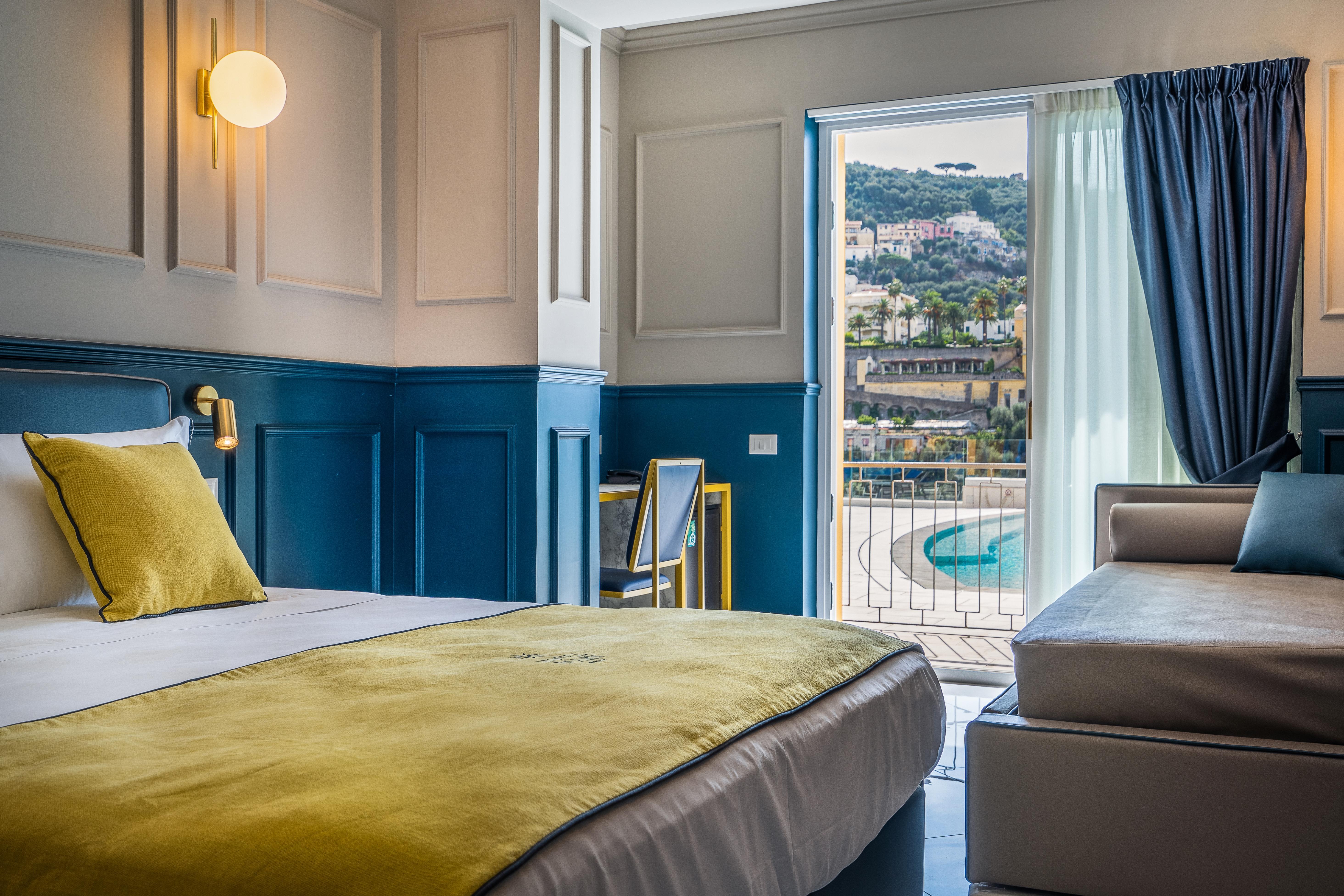 Hotel Mary Вико Екуензе Екстериор снимка