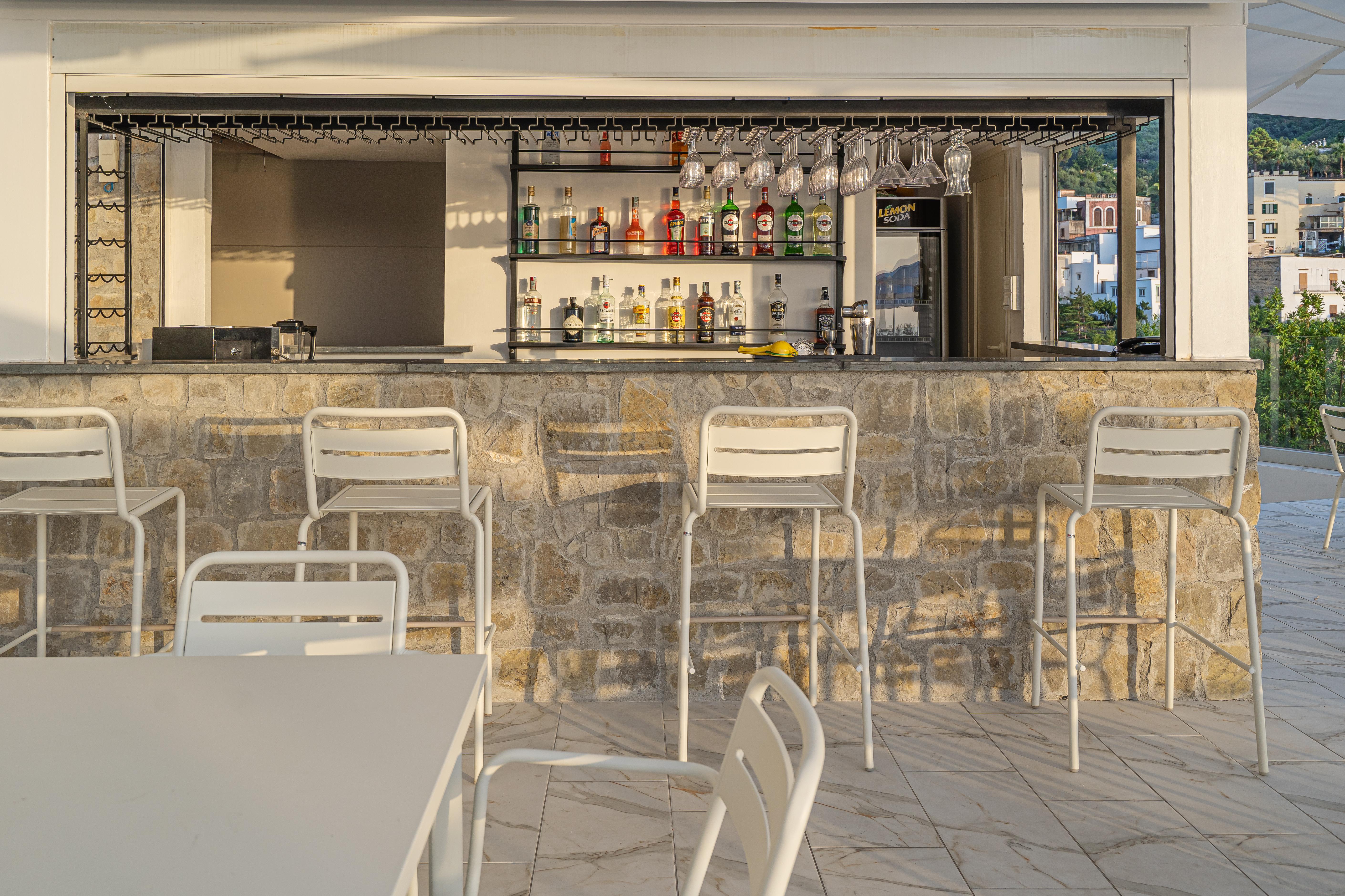 Hotel Mary Вико Екуензе Екстериор снимка