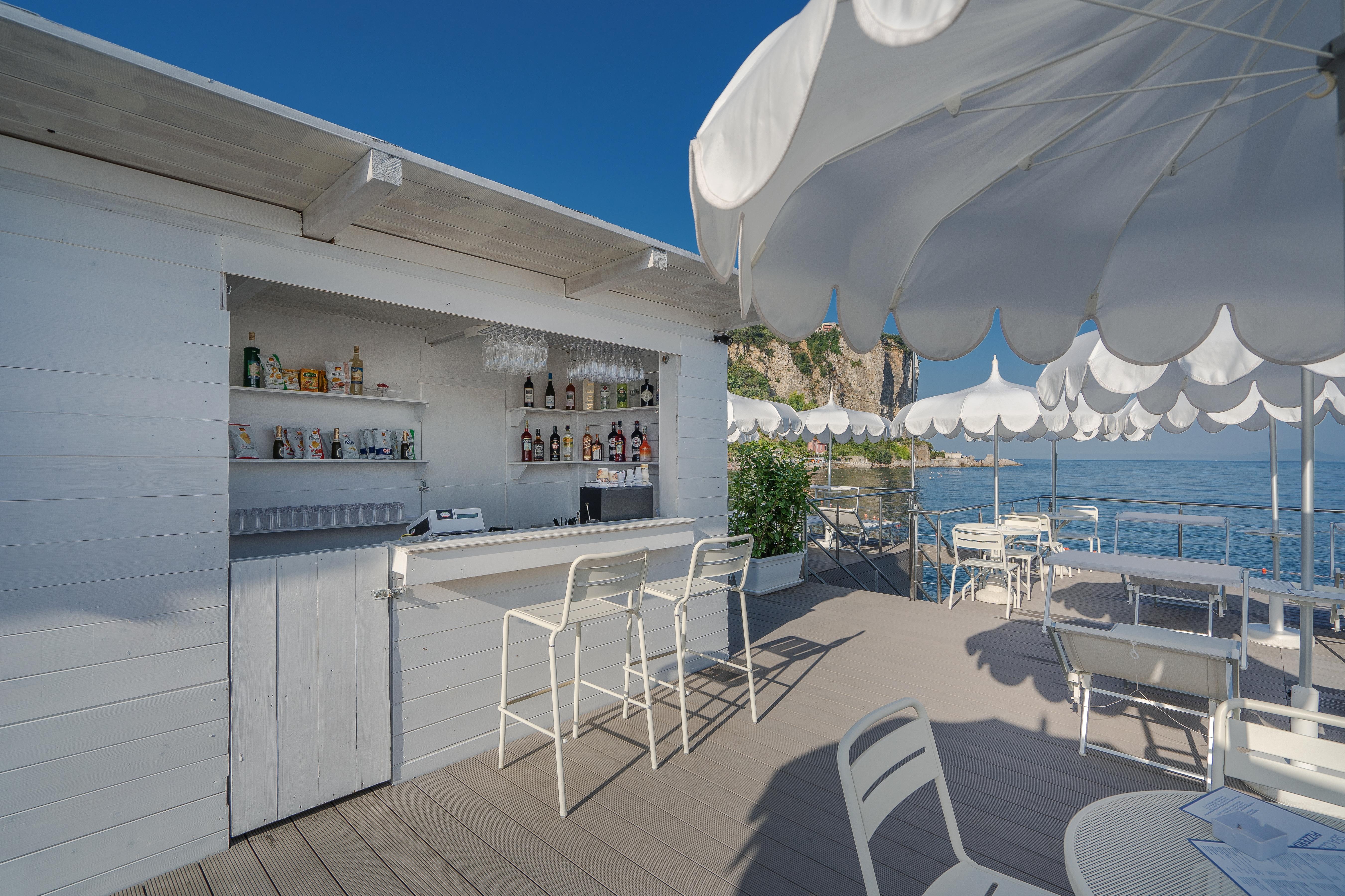 Hotel Mary Вико Екуензе Екстериор снимка