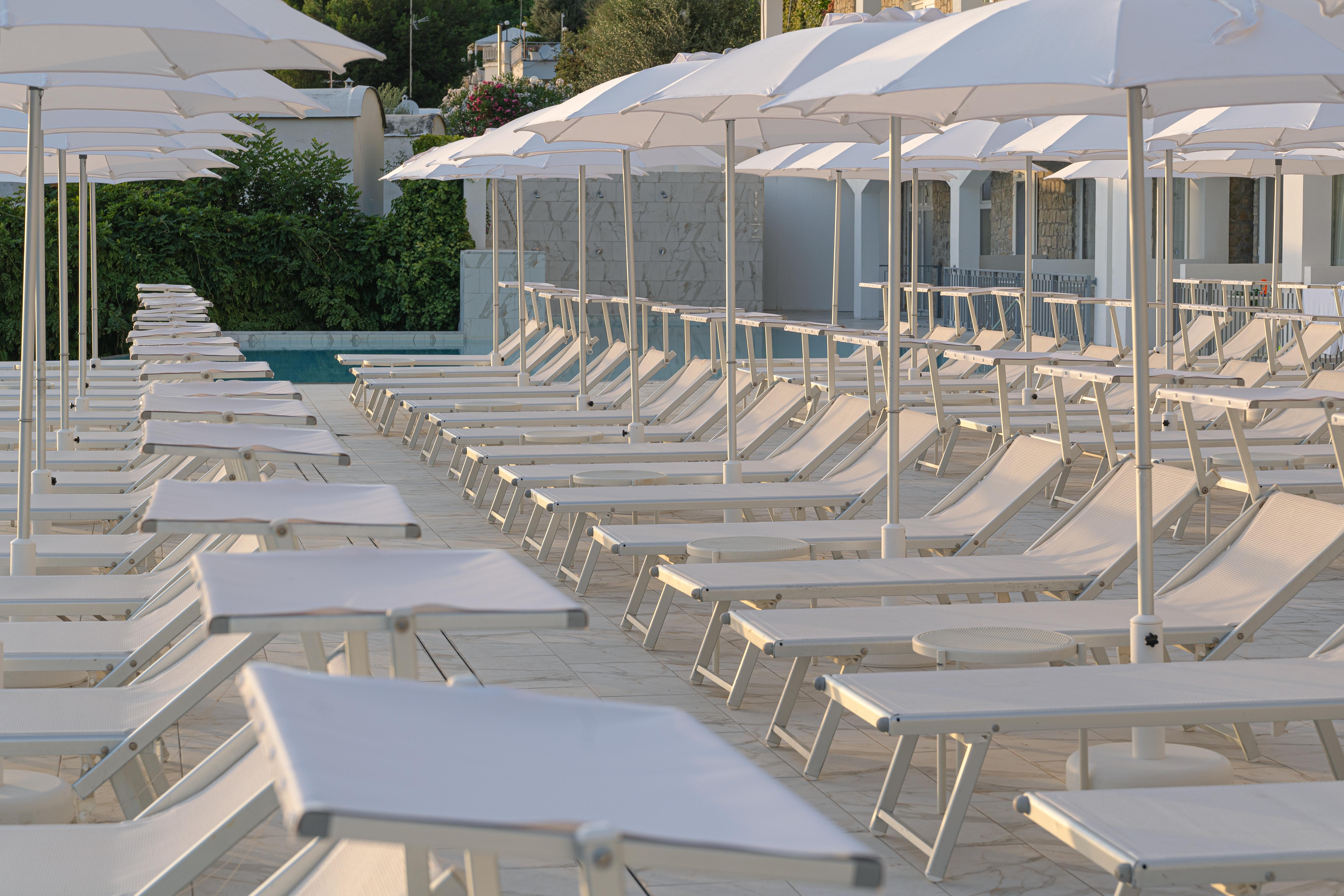 Hotel Mary Вико Екуензе Екстериор снимка